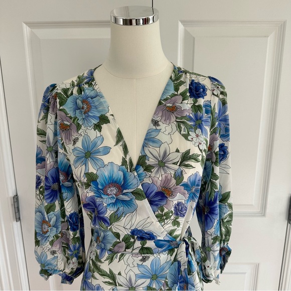 Yumi Kim Kiera Love Wins Silk Floral Wrap Cottagecore Vacation Mini Dress Size S - Picture 4 of 12